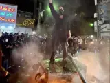 Una versión iraní de la Estatua de la libertad, en las protestas contra la obligación de llevar el velo islámico.