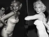 A la izquirda, Ana de Armas en 'Blonde'. A la derecha, Marilyn Monroe.