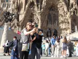 Turistas en la Sagrada Familia de Barcelona.