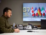 El presidente de Ucrania, Volodímir Zelenski, participa en una reunión telemática de los líderes del G7, el 11 de octubre de 2022.
