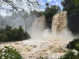 Las Cataratas del Iguazú, en la frontera entre Argentina y Brasil, tras un aumento extraordinario del caudal de sus aguas.