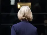 Liz Truss se dirige al número 10 de Downing Street tras anunciar su dimisión.
