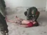 Un video del Ejército mexicano muestra a un grupo de militares salvando la vida a un niño que se había electrocutado con un cable, en una calle de la localidad de Teacapán.