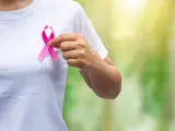 Los diseños de la edición limitada de sus móviles está inspirada en el lazo rosa de la lucha contra el cáncer de mama.