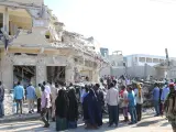 Suben a 100 los muertos en el atentado con coches bomba en Somalia