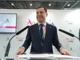El presidente de la Junta de Andalucía, Juanma Moreno, en la World Travel Market de Londres.