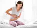 La distensi&oacute;n abdominal o el conocido como 'colon irritable' es uno de los s&iacute;ntomas m&aacute;s comunes del d&eacute;ficit de DAO.
