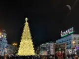 Recreación del nuevo abeto luminoso artificial en Puerta del Sol.