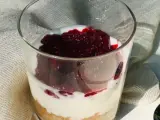 Tarta exprés de yogur y mermelada de fresa