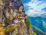 Los 400 kilómetros de senderos del Trans Bhutan Trail, histórica ruta de peregrinaje que volvió a abrirse a los visitantes en septiembre, totalmente renovada, ofrece vistas fantásticas y una perspectiva única de este país asiático y de su cultura, con la posibilidad de que se convierta en una de las travesías más icónicas del mundo.