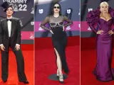 Las cantantes Laura Pausini, Rosalía y Christina Aguilera posan sobre la alfombra roja de los Grammy Latinos 2022.