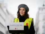 La presidenta de la Comunidad de Madrid, Isabel Díaz Ayuso, en un acto en la Puerta de Sol.