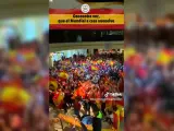 La original versión de 'Quédate' de unos fans de la selección española en Barcelona