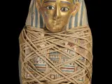 Momia de un joven (100 a. C.) Perteneciente al periodo Ptolemaico tardío – romano temprano, entre el 100 a.C. y el 100 d.C. Originaria de Hawara, la principal ciudad de la región de El Fayum (Egipto).