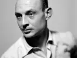 Retrato fotográfico del escritor José Hierro (1922-2002).