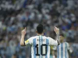 Messi celebra un gol ante Croacia en las semifinales del Mundial de Qatar.