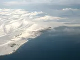 Fotografía aérea de una zona costera de las Islas Svalbard (Noruega).