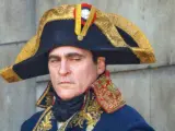 Joaquin Phoenix como Napoleón