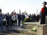 Aragonès encabeza la ofrenda floral del Govern en la tumba del expresident Francesc Macià.