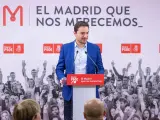 El secretario general del PSOE-M, Juan Lobato, fotografiado este jueves en la sede del partido, en la madrileña calle del Buen Suceso.