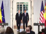 El presidente de los Estados Unidos, Joe Biden (i) y el presidente del Gobierno, Pedro Sánchez (d), en el Palacio de La Moncloa, a 28 de junio de 2022, en Madrid (España).