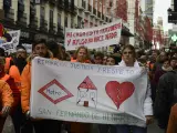 Vecinos de San Fernando de Henares se manifiestan este domingo por el centro de Madrid contra las obras de ampliaci&oacute;n de la l&iacute;nea 7B de Metro.