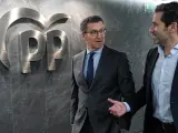 El presidente del PP, Alberto Núñez Feijóo, y el nuevo portavoz de la campaña electoral, Borja Sémper