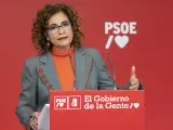 La ministra de Hacienda y vicesecretaria general del PSOE, María Jesús Montero, en rueda de prensa en Ferraz.
