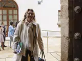 La consejera de Hacienda y Fondos Europeos de la Junta de Andalucía, Carolina España, entrando en el Parlamento.