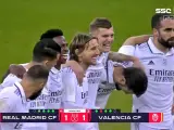 El momento en que los jugadores del Madrid rompen a reír durante los penaltis ante el Valencia.