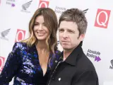 Noel Gallagher y Sarah McDonald, en un evento en 2018.