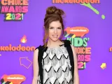 La actriz Anna Kendrick, en los Nickelodeon's Kids' Choice Awards de 2021.