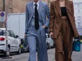 El 'street style' de la Semana de la moda de Milán demostró que se puede combinar negro y marrón