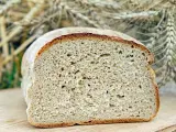 El pan y los productos de harina blanca no cuentan con los nutrientes ni la fibra del grano entero de trigo, sino que son una fuente casi exclusiva de hidratos de carbono. La opción más saludable es consumir siempre la versión integral.