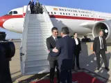 El presidente del Gobierno, Pedro Sánchez, recibido por el primer ministro de Marruecos, Aziz Akhannouch.