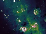 La imagen muestra cinco remanentes de supernova previamente ocultos.
