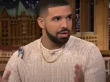 El rapero canadiense Drake aprovecha siempre que puede para jugar a videojuegos. Incluso en el estudio de grabación pasa tiempo con el ‘Fortnite’.