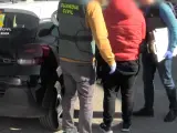 Imagen de la detención de un agresor sexual en Collado Villalba, Madrid, dentro de la 'Operación Pazguato'.