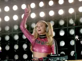 Paris Hilton actuando como DJ en la The One Party by Uber: Super Bowl este febrero de 2023 in Phoenix, Arizona.