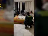 La Guardia Civil libera a una mujer retenida durante casi dos meses y agredida por su pareja en un hotel de la provincia de Castellón