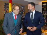 El economista Ramón Tamames y el líder de Vox, Santiago Abascal
