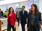 La presidenta de la Comunidad de Madrid, Isabel Díaz Ayuso, se reúne con la vicepresidenta corporativa de Ventas de Microsoft, Cindy Rose.
