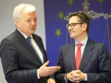 El comisario europeo de Justicia, Didier Reynders, y el ministro de la Presidencia, Félix Bolaños.