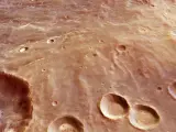 La Agencia Espacial Europea capturó fotografías de la región Nectaris Fossae (Marte) gracias a la cámara estereográfica de la sonda Mars Express. Como se puede observar en la imagen, el relieve muestra cráteres, surcos y otras texturas que del planeta marciano.