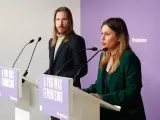 Los coportavoces de Podemos Pablo Fernández y Alejandra Jacinto.