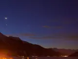Conjunción de Venus y Júpiter en el cielo nocturno.