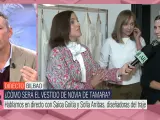 Joaquín Prat habla con las diseñadoras del vestido de novia de Tamara Falcó.