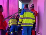 Dos jóvenes graves en Móstoles (Madrid) tras caer desde seis metros