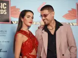 Violeta Mangriñán y Fabio Colloricchio en Los40 Music Awards 2022.