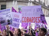 La asociación Lliures i Combatives y el Sindicat d'Estudiants se manifiestan en Valencia con motivo del Día de la Mujer.